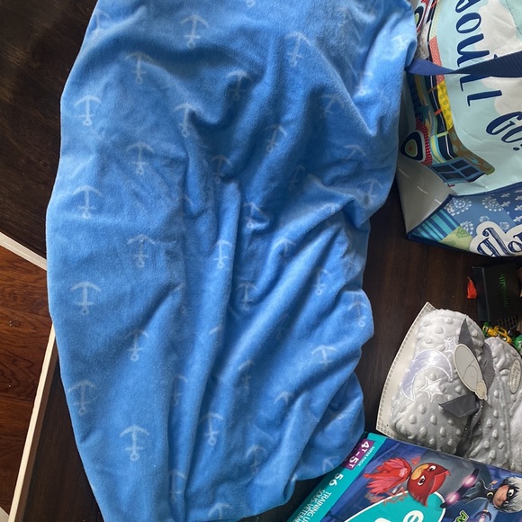 Changing table covers - Picture 7 of 7